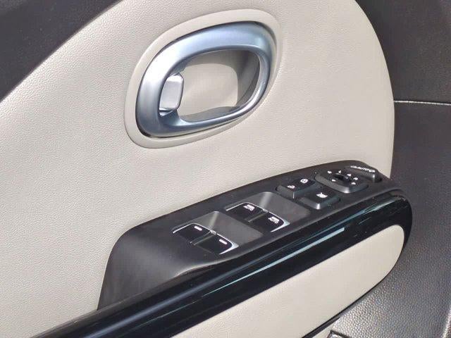 2019 Kia Soul + Auto