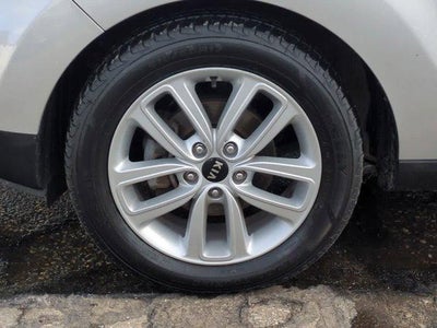 2019 Kia Soul + Auto