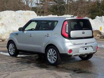 2019 Kia Soul + Auto