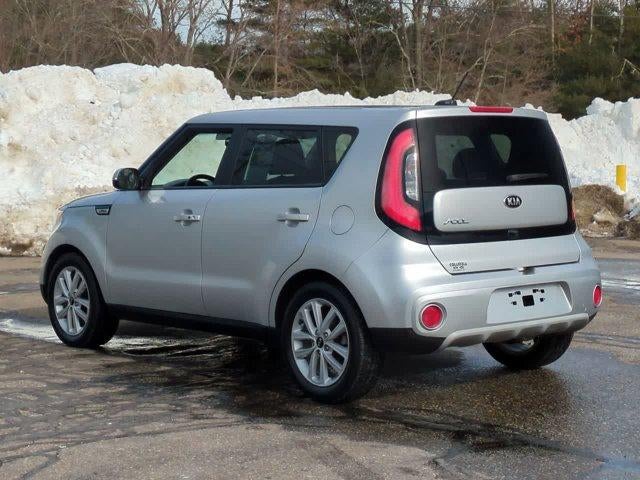 2019 Kia Soul + Auto
