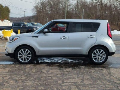 2019 Kia Soul + Auto