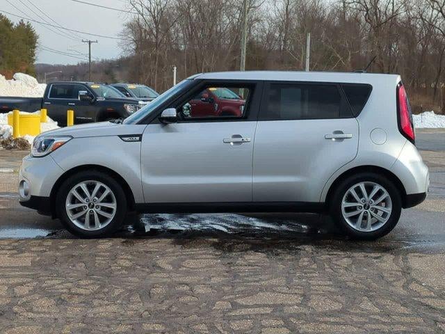 2019 Kia Soul + Auto