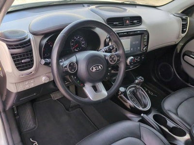 2019 Kia Soul + Auto