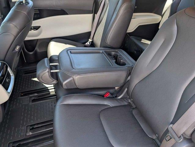 2024 Kia Carnival EX FWD