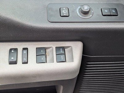 2016 Ford Super Duty F-350 DRW 4WD Crew Cab 8 Ft Box XL