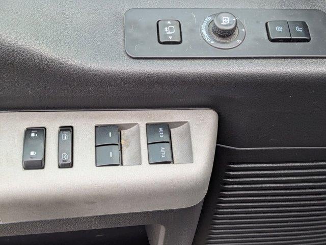 2016 Ford Super Duty F-350 DRW 4WD Crew Cab 8 Ft Box XL