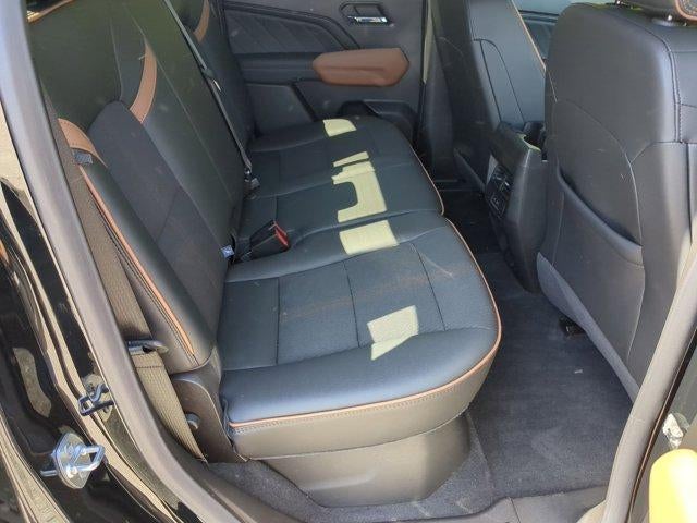2025 GMC Canyon Crew Cab Short Box 4-Wheel Drive AT4