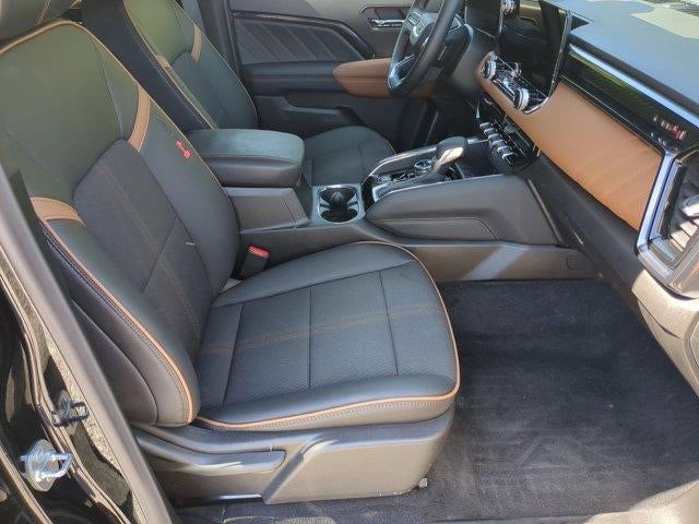 2025 GMC Canyon Crew Cab Short Box 4-Wheel Drive AT4