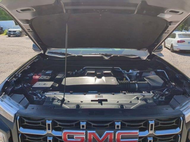 2025 GMC Canyon Crew Cab Short Box 4-Wheel Drive AT4