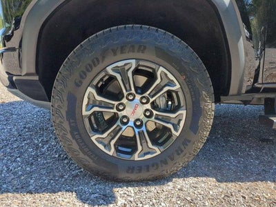 2025 GMC Canyon Crew Cab Short Box 4-Wheel Drive AT4