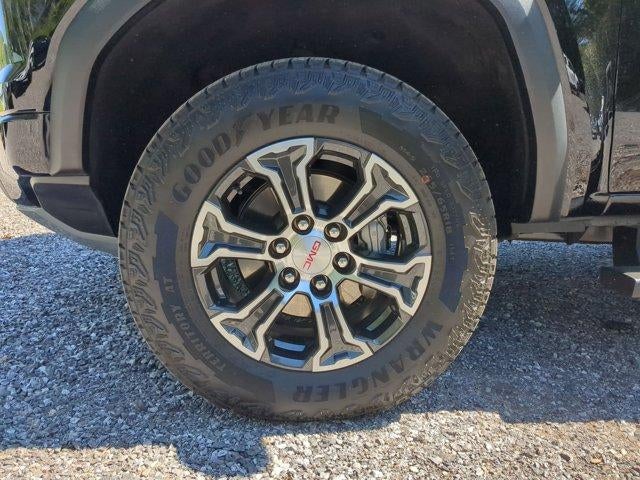 2025 GMC Canyon Crew Cab Short Box 4-Wheel Drive AT4