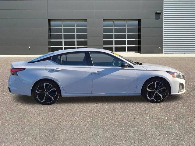 2024 Nissan Altima 2.5 SR Sedan