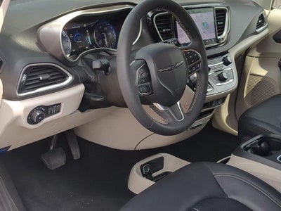 2024 Chrysler Pacifica Touring L FWD