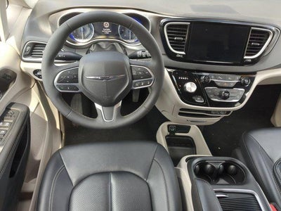 2024 Chrysler Pacifica Touring L FWD
