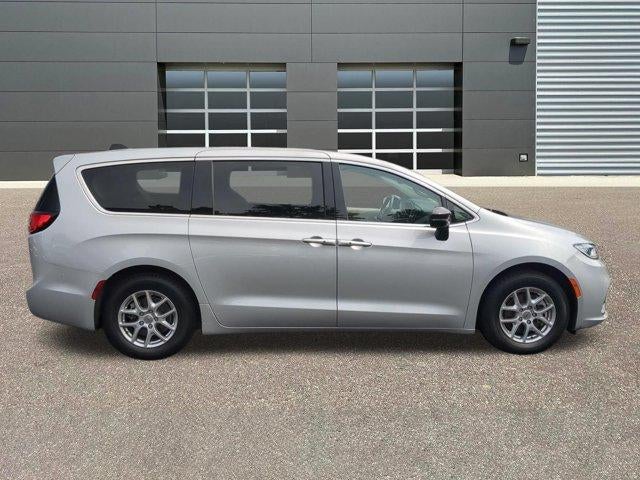 2024 Chrysler Pacifica Touring L FWD