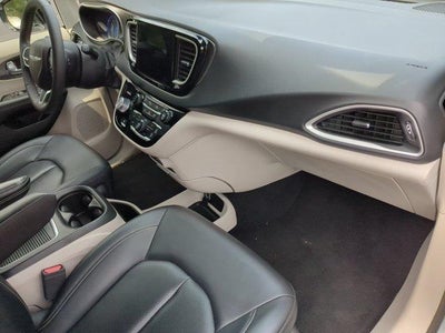 2024 Chrysler Pacifica Touring L FWD