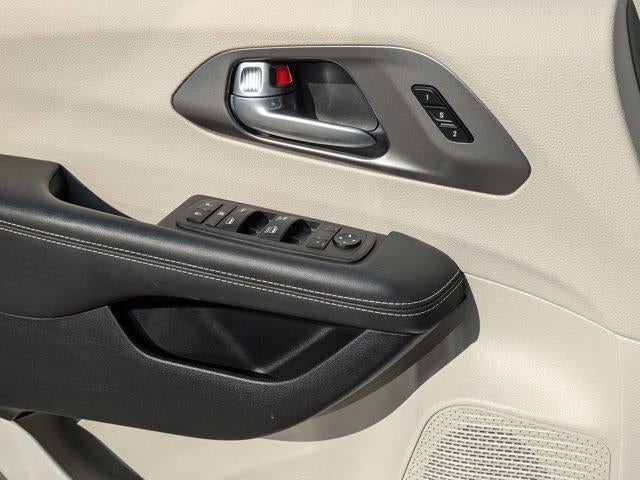 2024 Chrysler Pacifica Touring L FWD