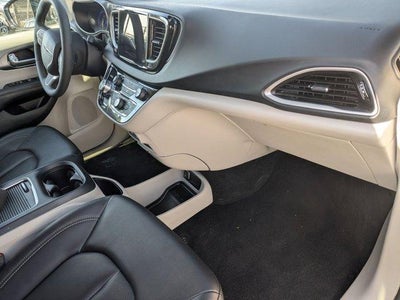 2024 Chrysler Pacifica Touring L FWD