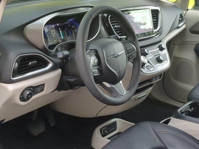 2024 Chrysler Pacifica Touring L FWD