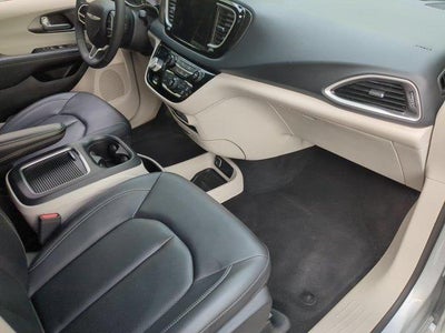 2024 Chrysler Pacifica Touring L FWD