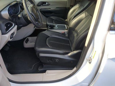 2024 Chrysler Pacifica Touring L FWD