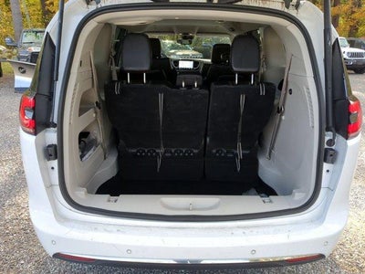 2024 Chrysler Pacifica Touring L FWD