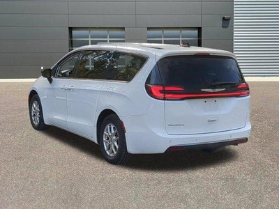 2024 Chrysler Pacifica Touring L FWD