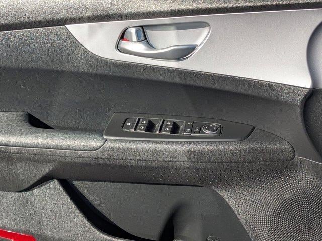 2024 Kia Forte LXS IVT