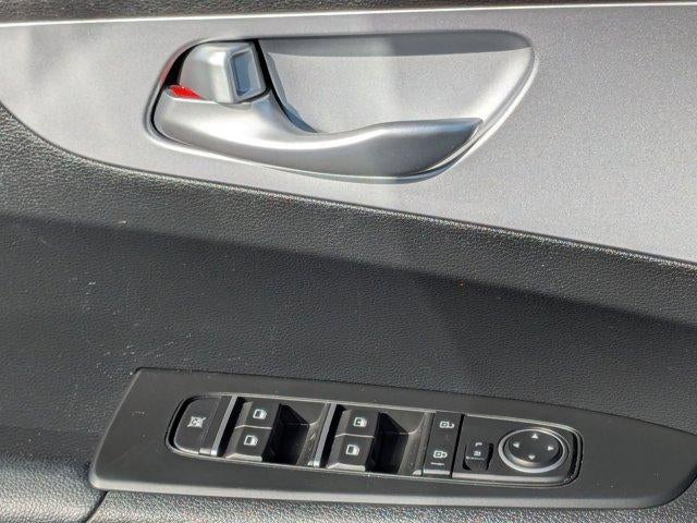 2024 Kia Forte LXS IVT