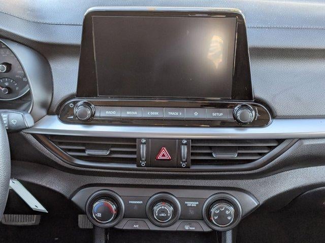 2024 Kia Forte LXS IVT