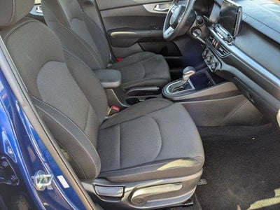2024 Kia Forte LXS IVT