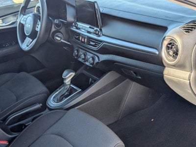 2024 Kia Forte LXS IVT