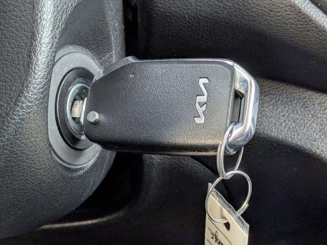 2023 Kia Forte LXS IVT