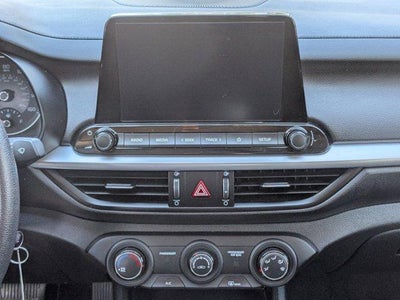 2023 Kia Forte LXS IVT