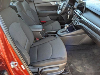 2023 Kia Forte LXS IVT