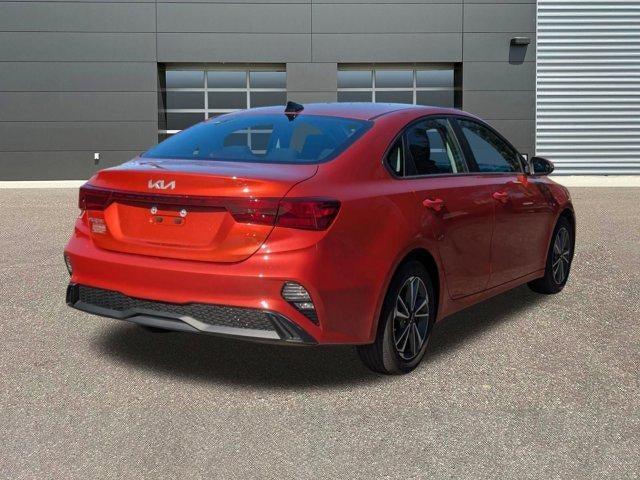 2023 Kia Forte LXS IVT