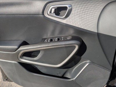 2023 Kia Soul LX IVT