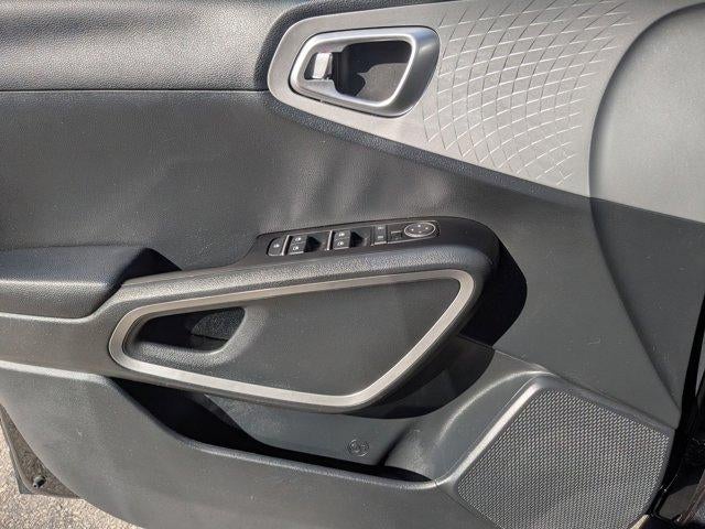 2023 Kia Soul LX IVT