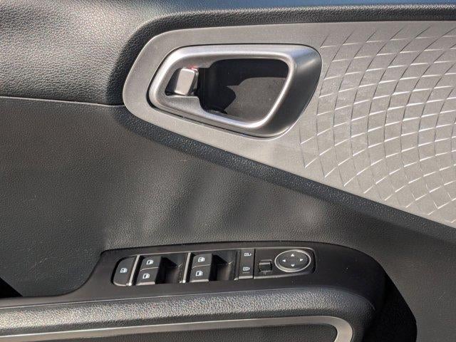 2023 Kia Soul LX IVT