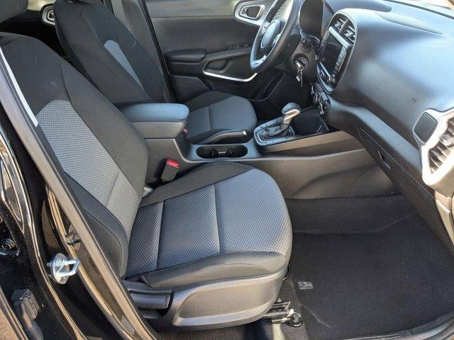 2023 Kia Soul LX IVT